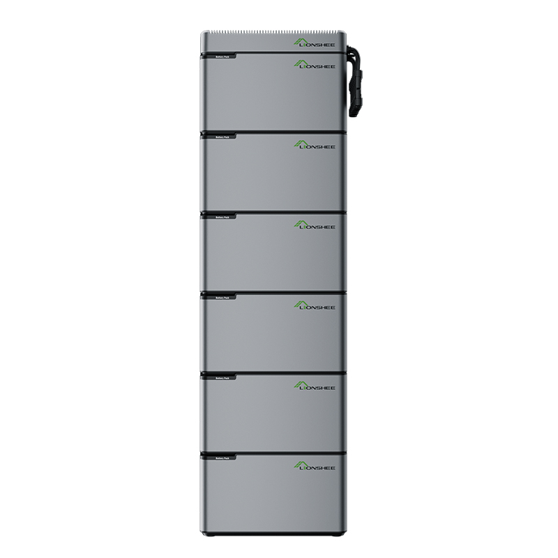 Six unit&eacute;s LS-L1024 empil&eacute;es jusqu'&agrave; 6144Wh sur fond blanc